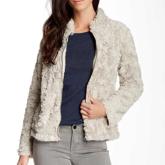 True Grit Jackets & Blazers - Dylan by True Grit Faux Fur Fuzzy Jacket | L